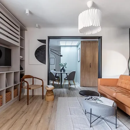 Apartment Downtown Story By Urbanesq *